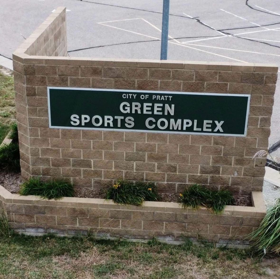 A sign for the city of fruitt green sports complex