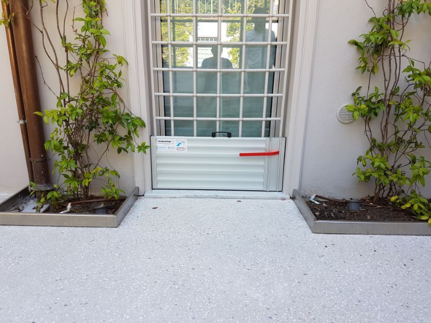 Parati antiallagamento su porta 2