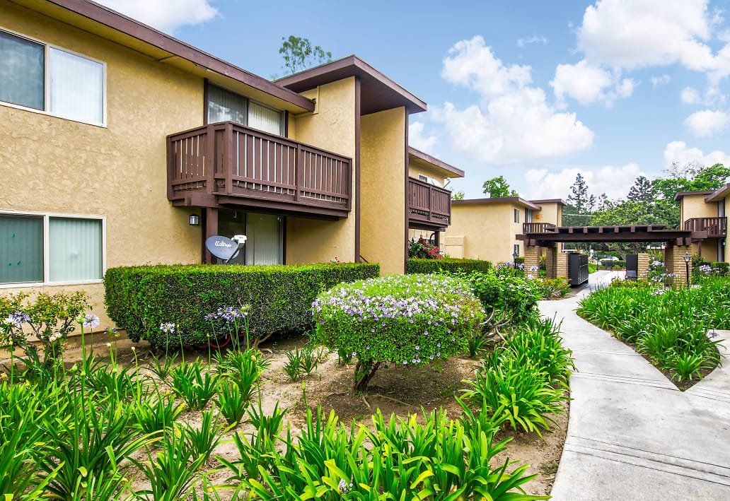 Exterior | Monterey Pines Apartments
