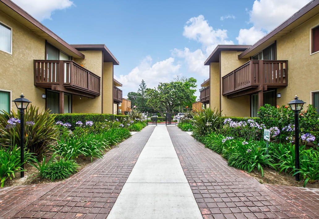 Exterior | Monterey Pines Apartments