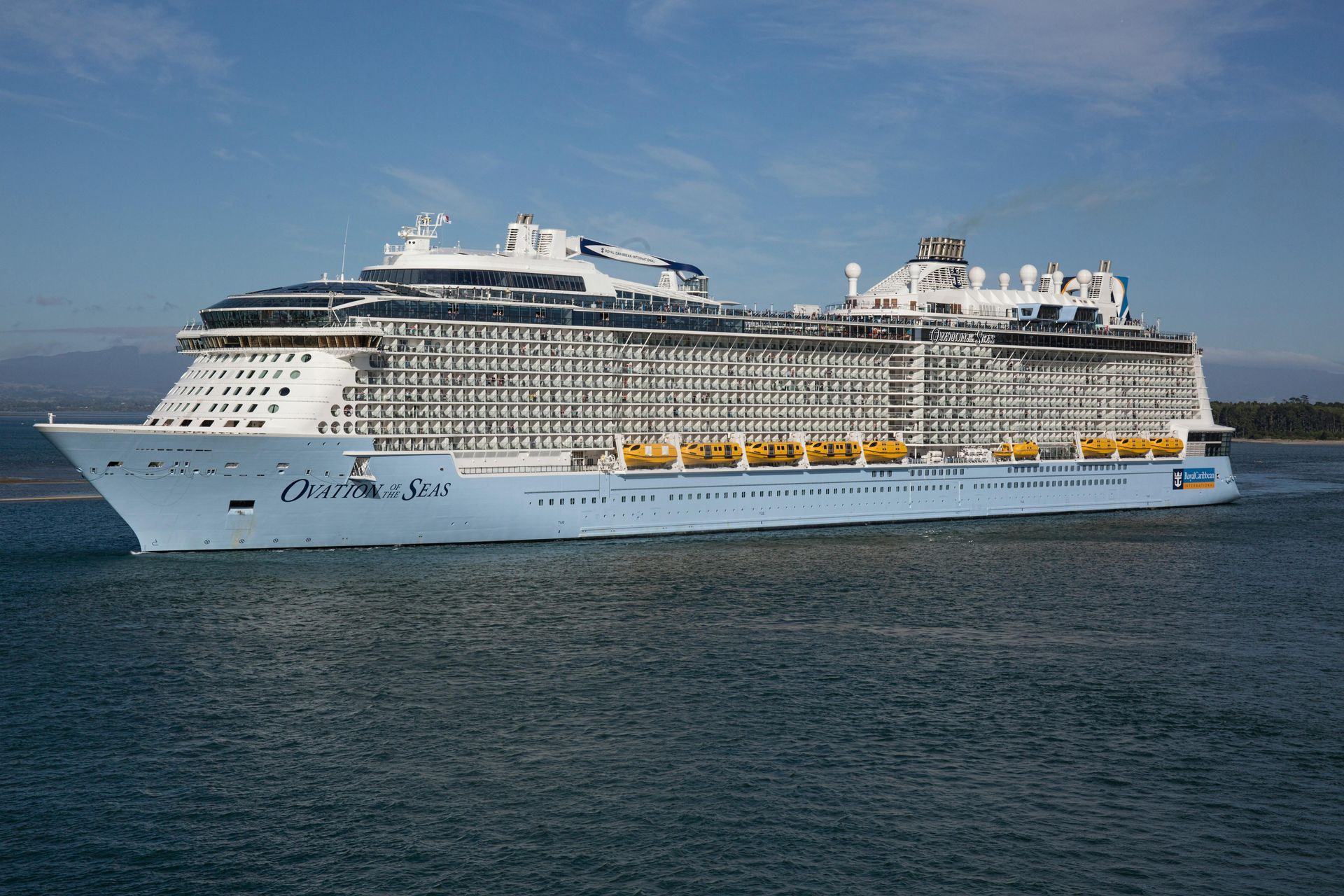 Side view of the Royal Caribbean ship, Oasis of the Seas
