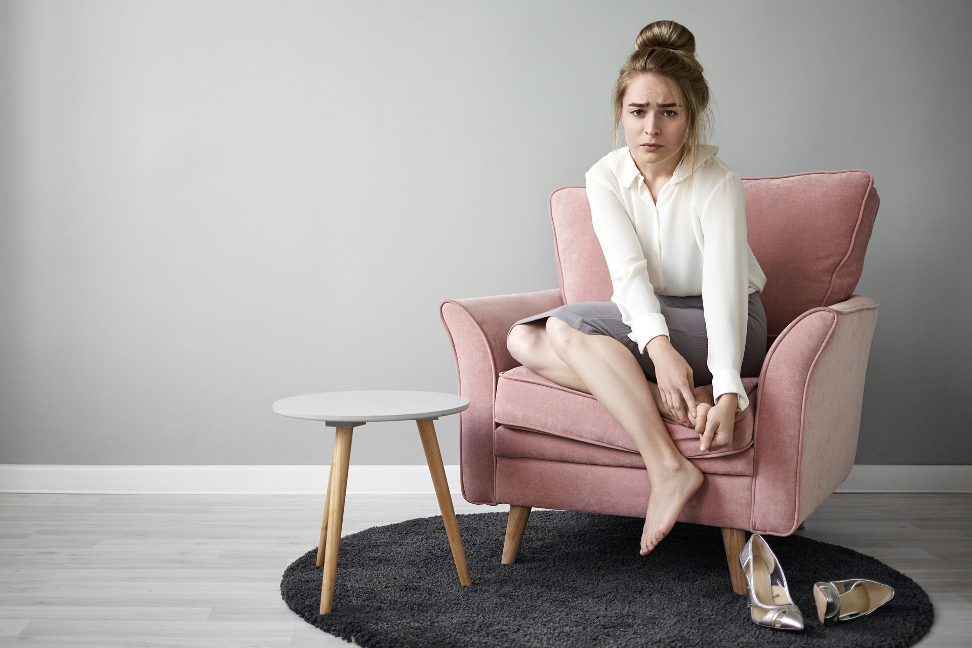 How to relieve foot pain naturally