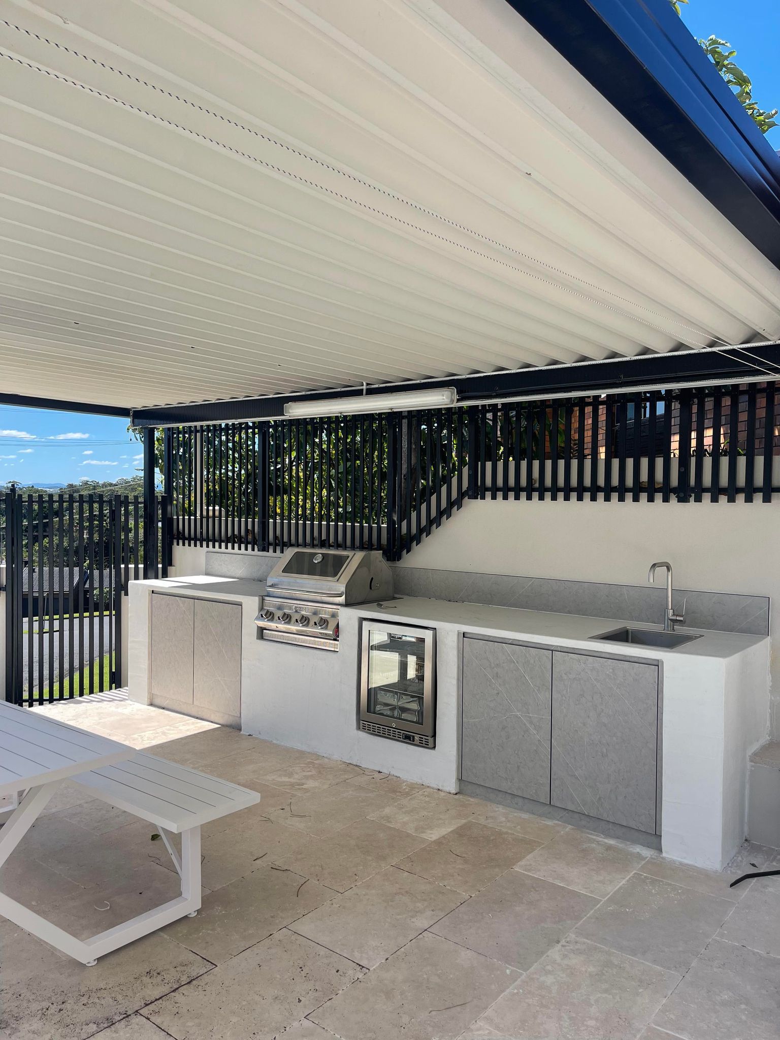 X Bond Clean - Tiled Outdoor Bbq Area With Bench — Instyle Kitchens & Coatings in Ballina, NSW