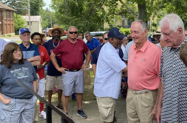 Yankees' Aaron Hicks Rips 303-Yard Hole-In-One With Tiger Woods' Niece