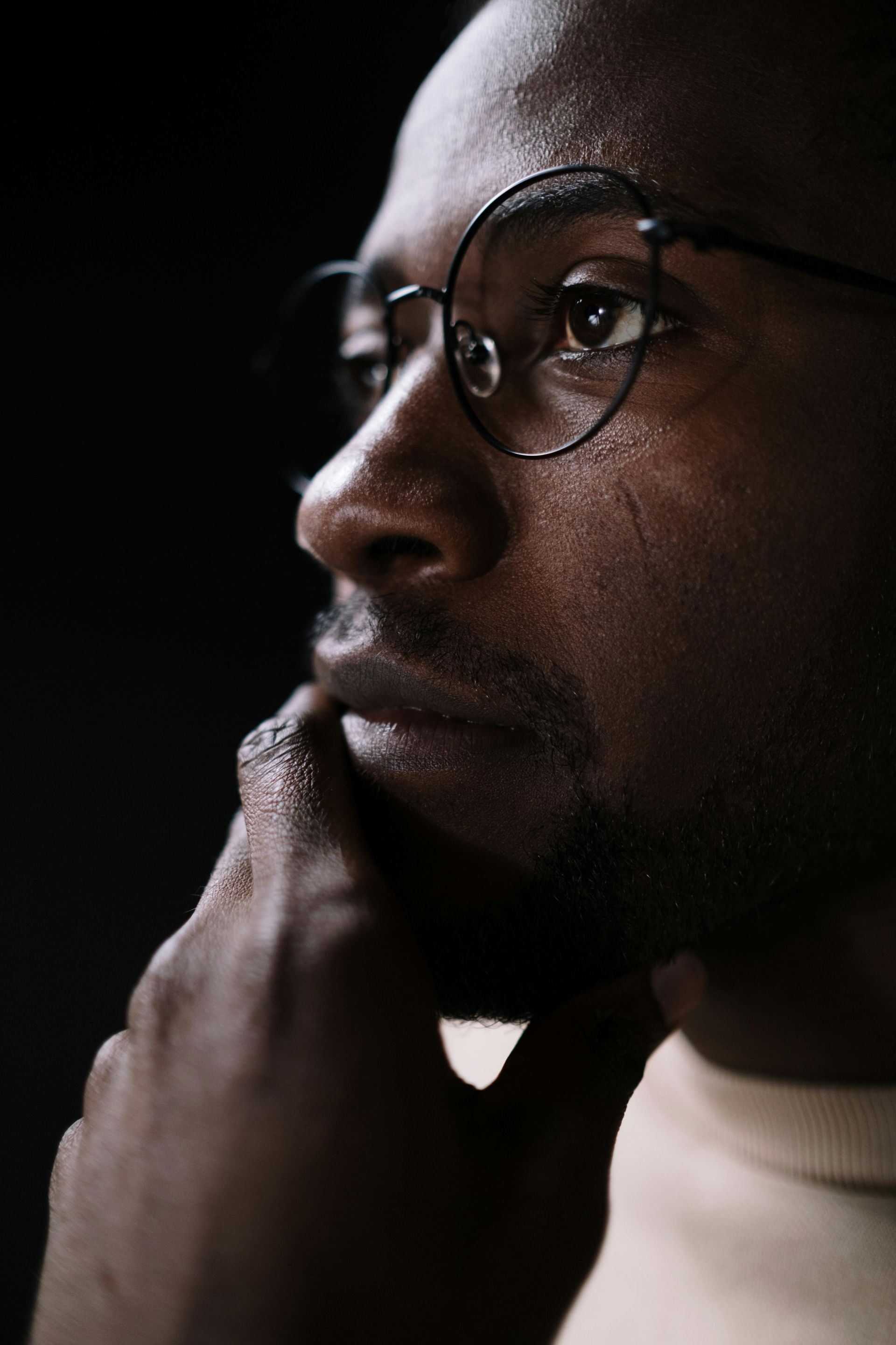 Voice emanating,
representing the power of declarations over thoughts