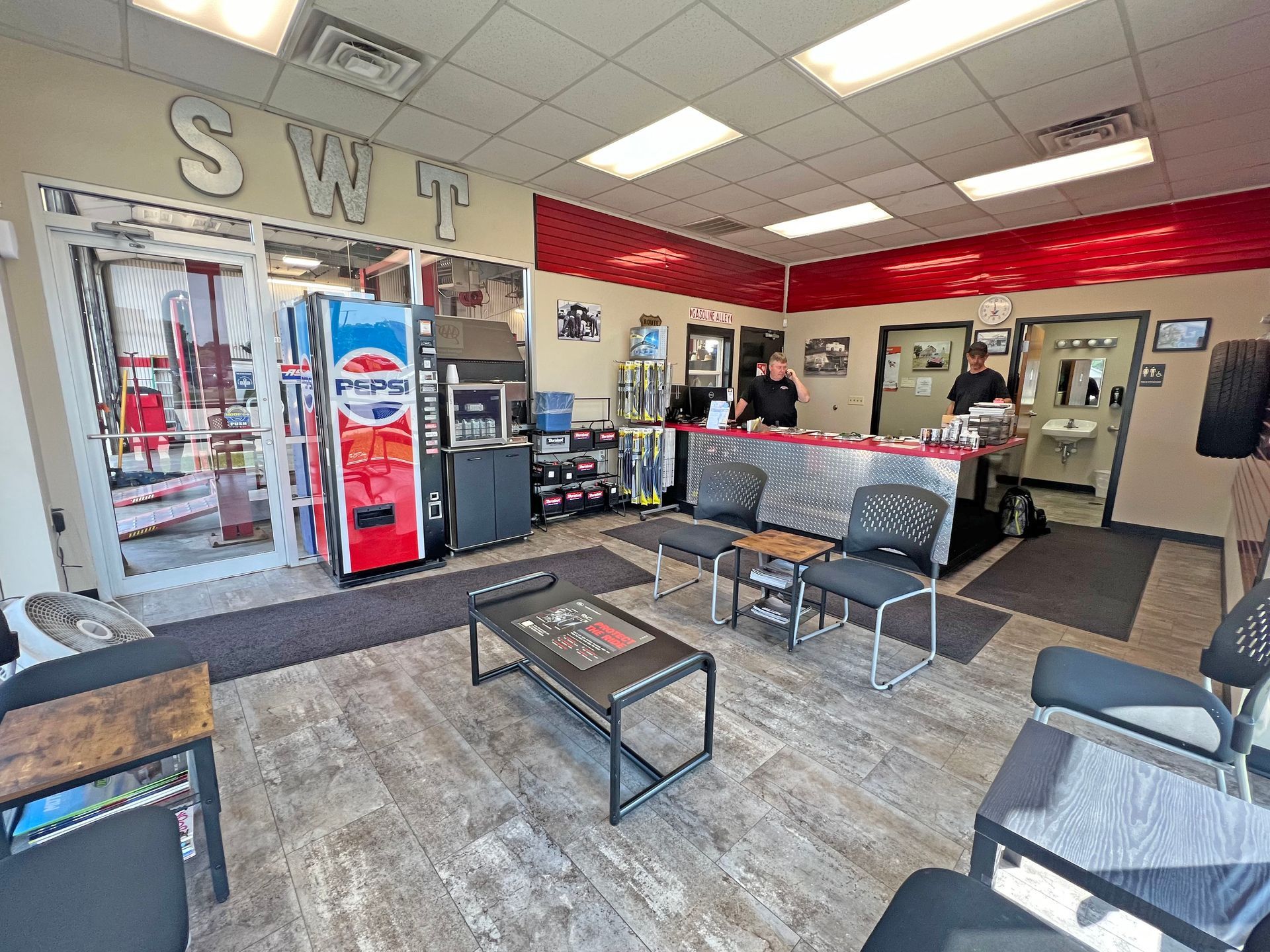 SWT Total Car Care E Arrowhead Waiting room and front desk