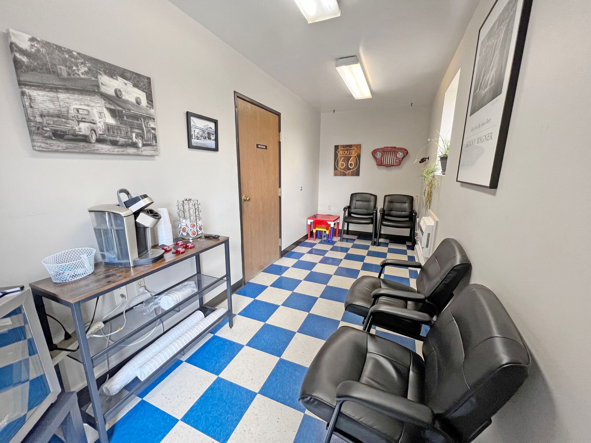 SWT Total Car Care S Cliff Ave Waiting room