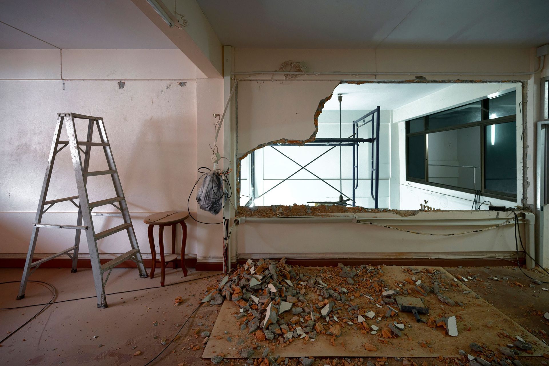 Broken Wall – Columbus, OH – Olympic Drywall