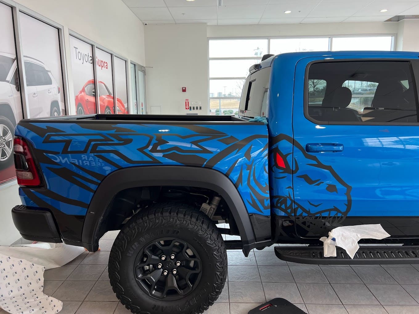 VINYL GRAPHICS near me