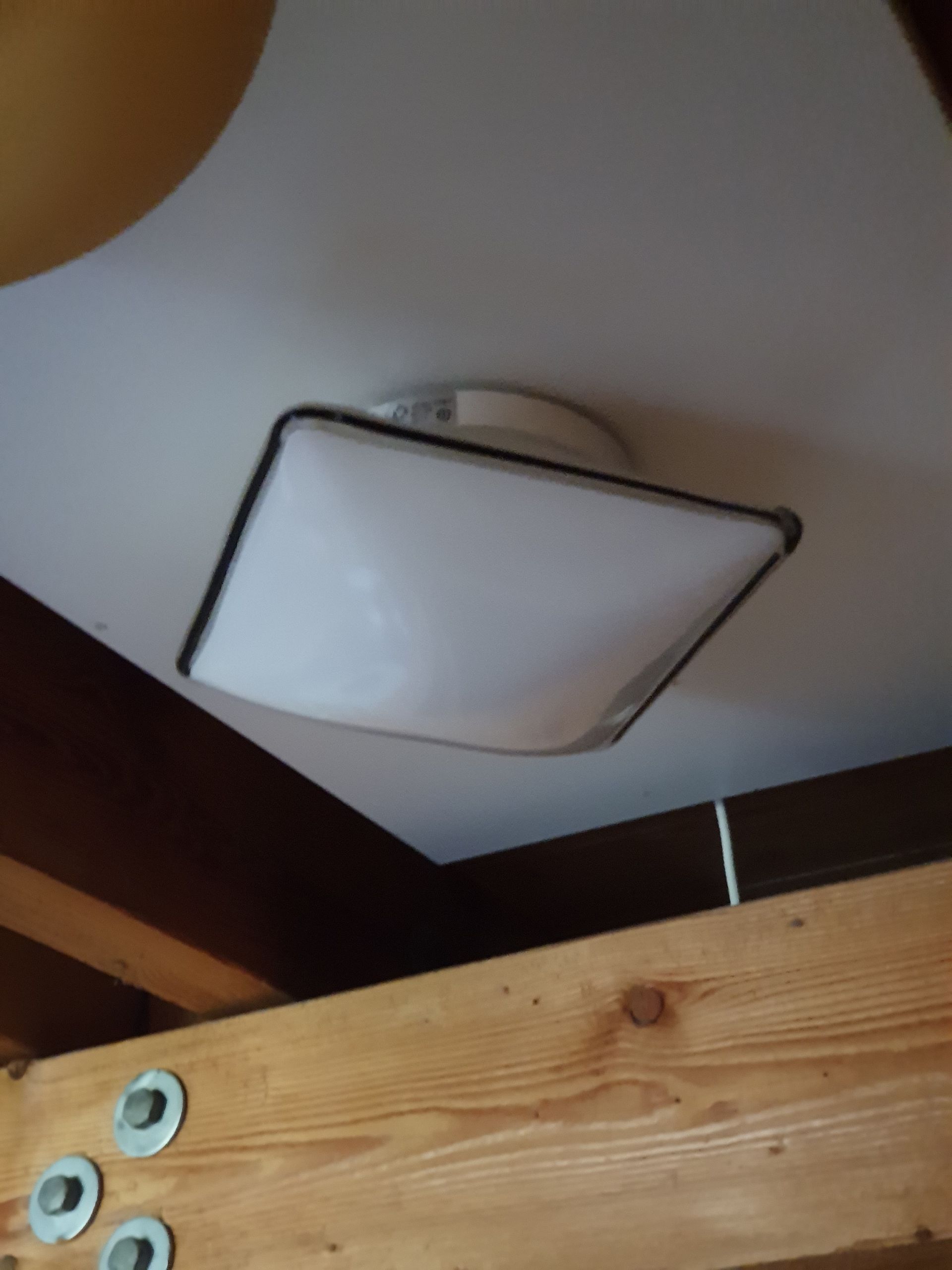 #mundgeblasene Wand- Deckenleuchte #KEA
 #LEUCOS, 22 x 22 x 11 cm, 2x E27,
#Ausstellungsmodell reduziert von:
390,- €   auf                199,- €