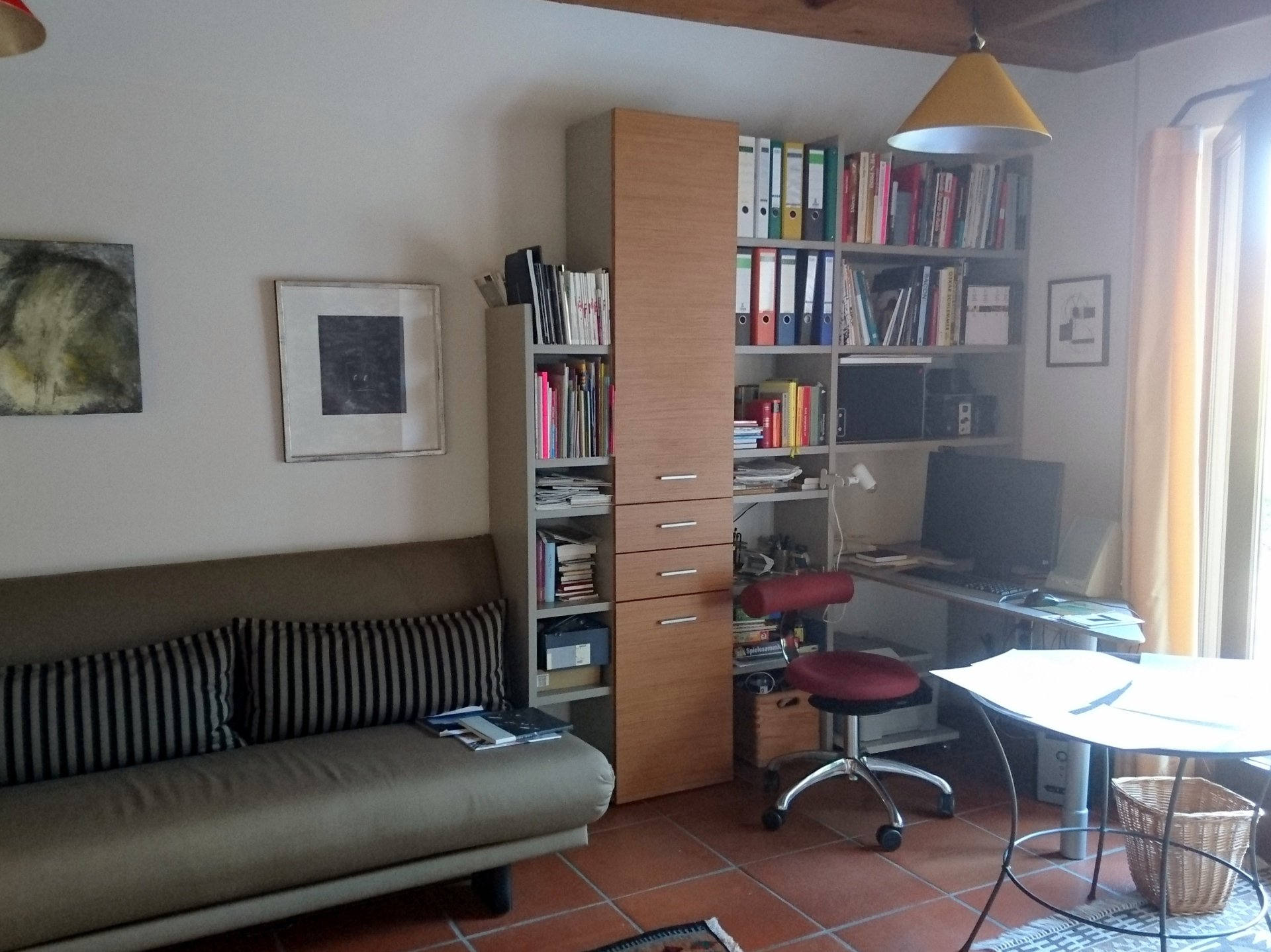   #AOGO, #Löffler,  
#idealer Home-Office  Drehstuhl
    #mit dynamisch bew.  Sitz,
   #höhenverstellbar,
   # Rücken-/ Arm-/ Bauchstütze,
    #große Bezug-Farbauswahl
    #Universalrollen
#steinhauer.top,