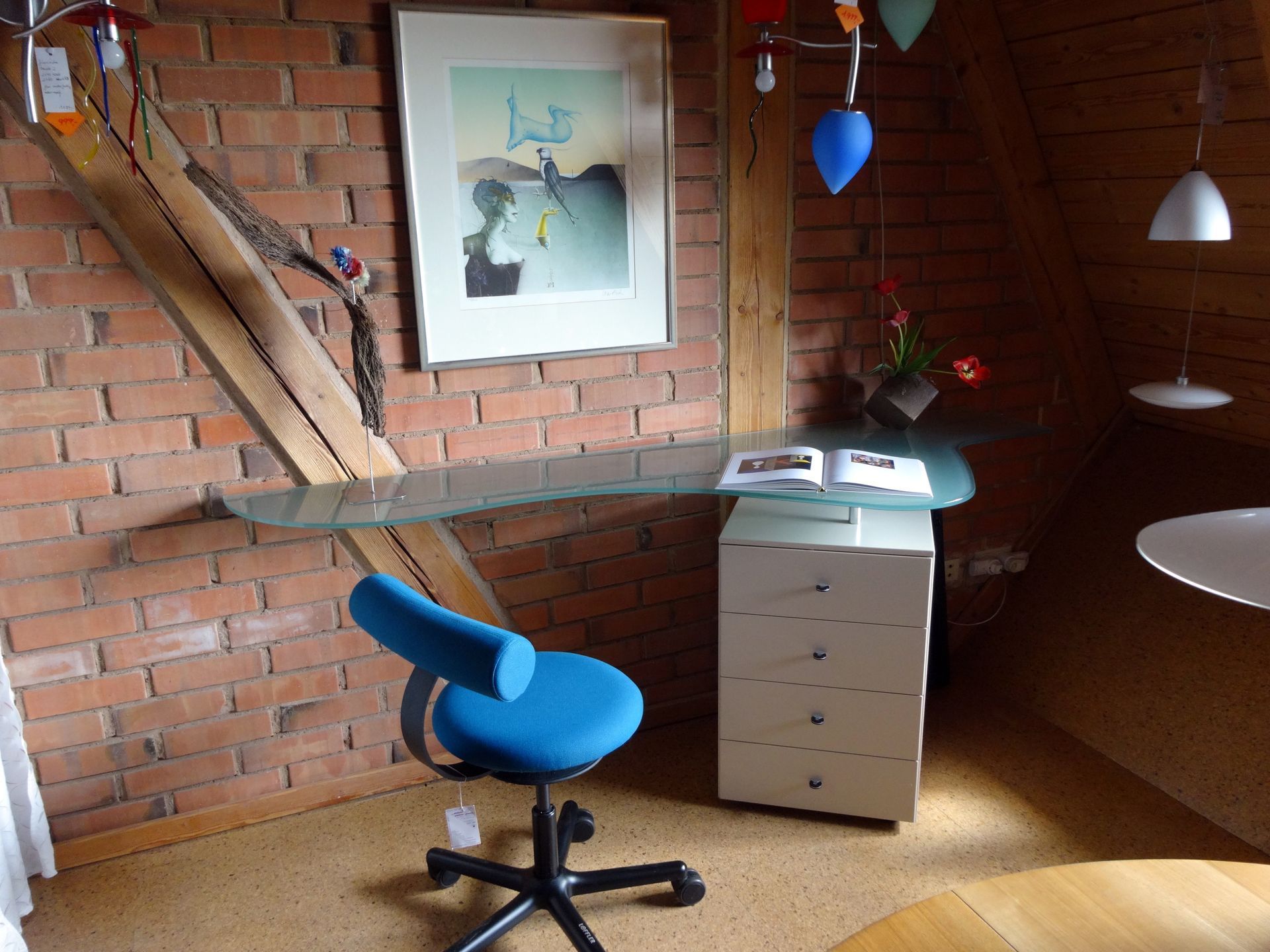     #eleganter Home-Office-Arbeitsplatz, oder
    #Sideboard
    #Sonderanfertigung
    #Nutzung und
    Größe je nach Platzbedarf
    #freie Material-Farb-Wahl
#steinhauer.top