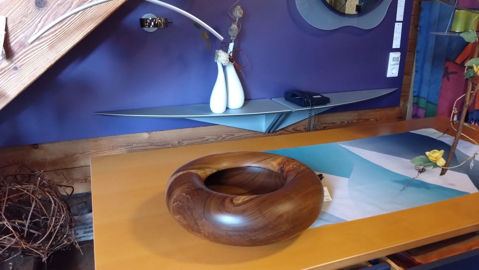 #schüsselförmiges #Holzobjekt, 
Nussbaum, Innen hohl, 43 x 15 cm
#Björn Steinhauer
Sonderpreis   399,- €
#steinhauer.top