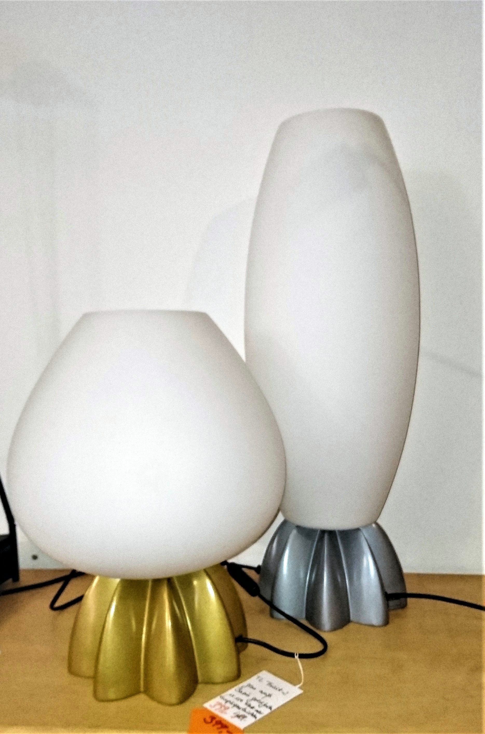 #Tisch- oder Bodenleuchten 
#Fruits /#Buds (#Foscarini) 
#Murano Opalglas matt,
Sockel ALU bzw bronciert, E27, Schnurschalter,
29 x 37 cm, (pfirsich)
20 x 60 cm (Pflaume)
Ausstellungsmodelle reduziert von:
680,- €    auf     a  399,- €
#steinhauer.top
Designleuchten
#klassiker