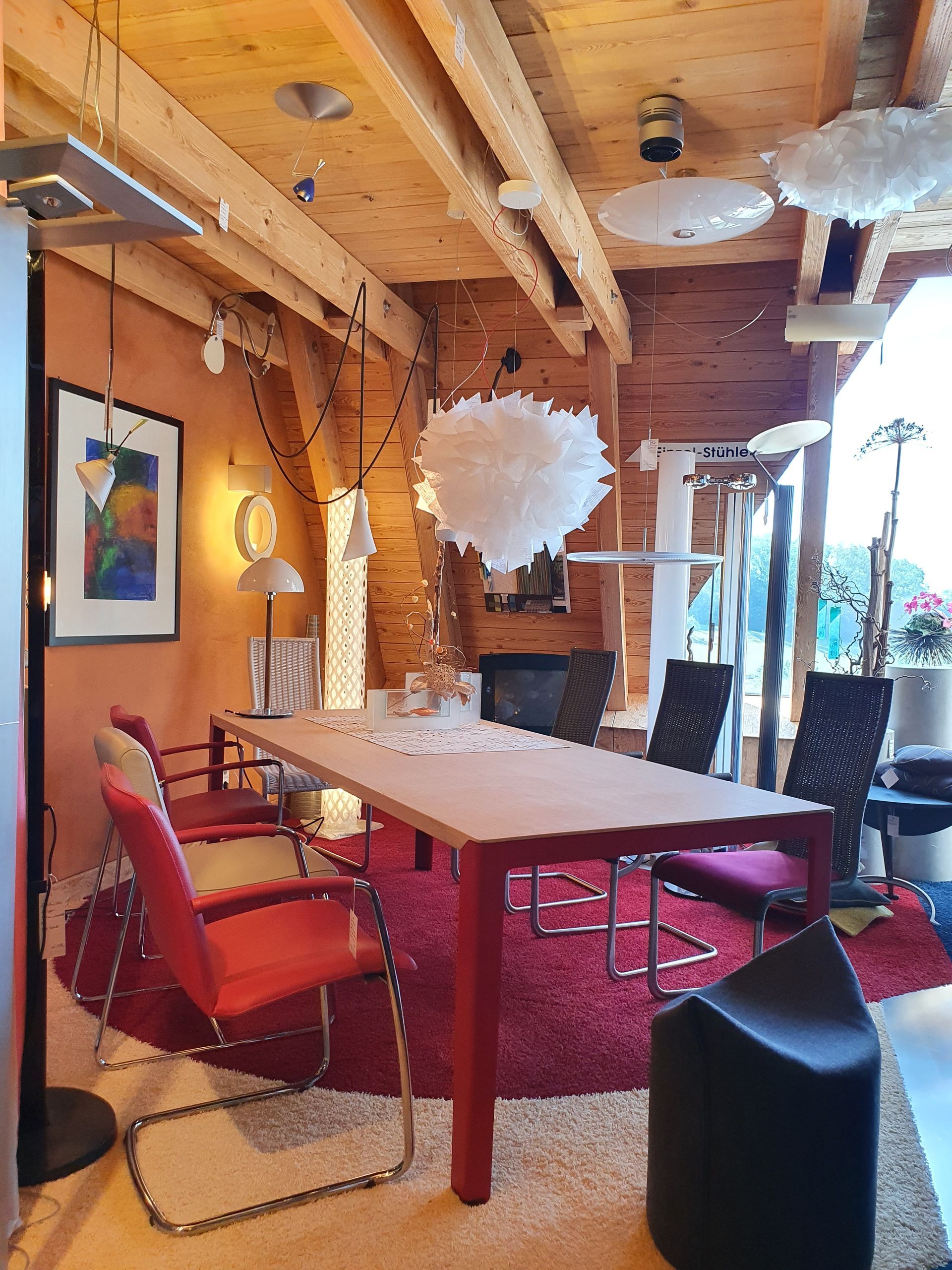 #Ess- Konferenz- Arbeits-Tisch
100 x 240 cm, 
Platte Semimassiv Eiche gebeizt
Stahl-Winkelgestell, ferrarirot
#Ausstellungsmodell, reduziert
VK: 3.895,- € auf  2.999,- €
#Steinhauer.top
#design-tische