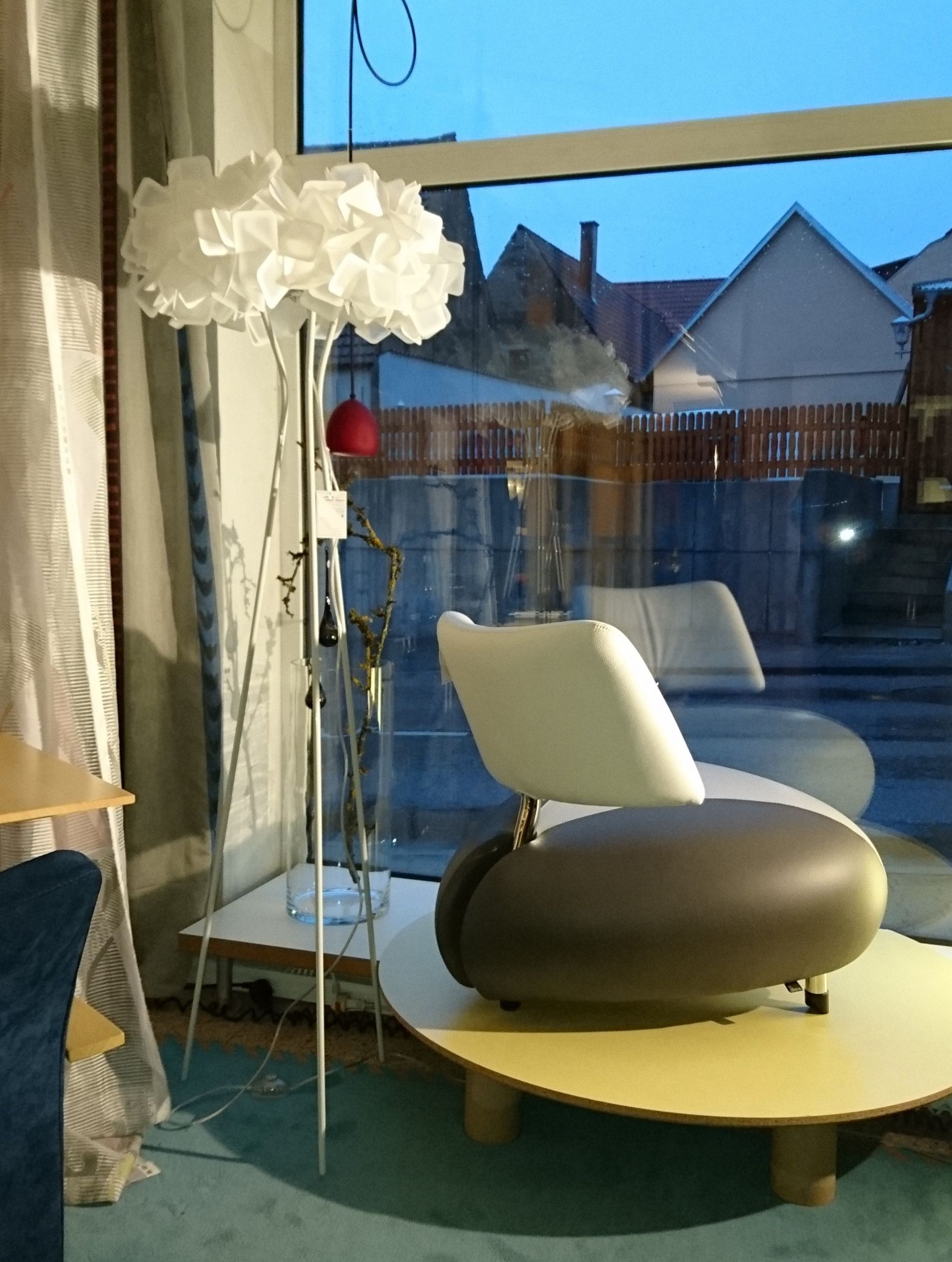 #Stehleuchte# Clizia, #by Adriano Rachele,# Fab. Slamp, 164 cm H, 63,cm D, 2x E27 a 12W, #Blätterkopf aus #antistatischer #Opalflexfolie, #magnethaftend, Schnurschalter,
graziles Stahlgestell grau lackiert
#Ausstellungsmodell, #steinhauer.top
#Sonderpreis  899,- €