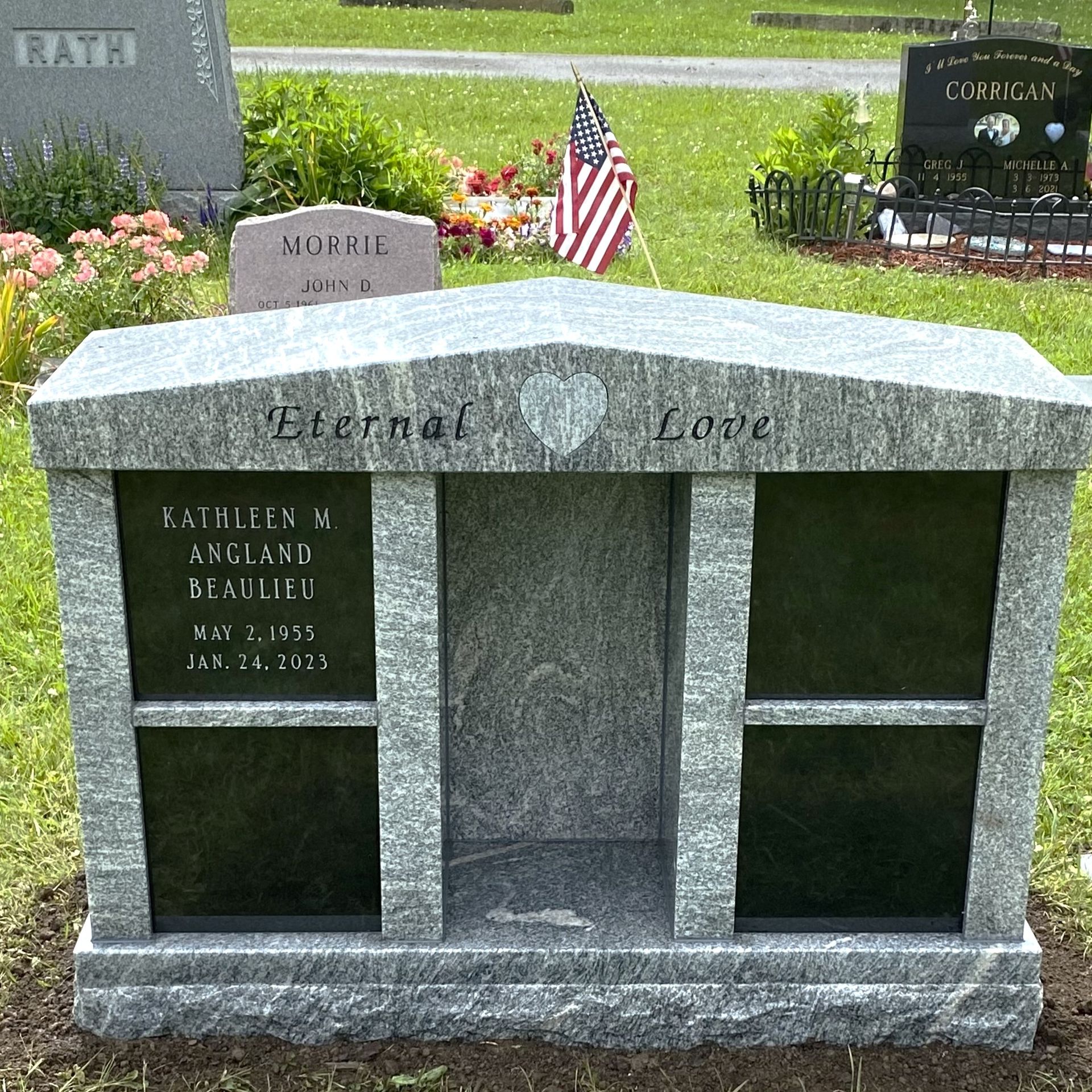 Four person cremation monument