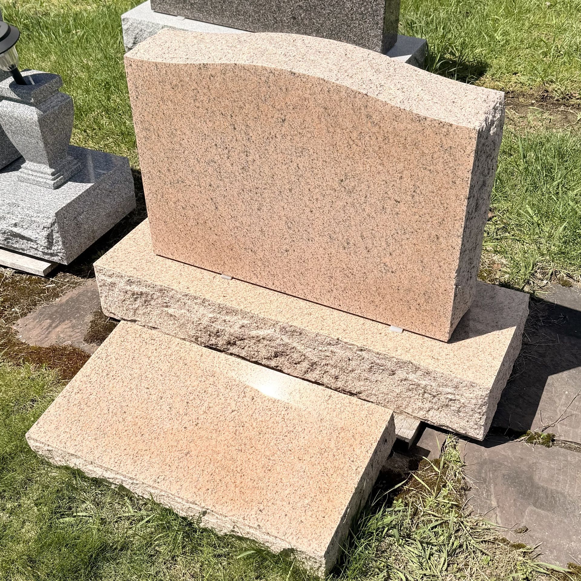 Salisbury Pink monument