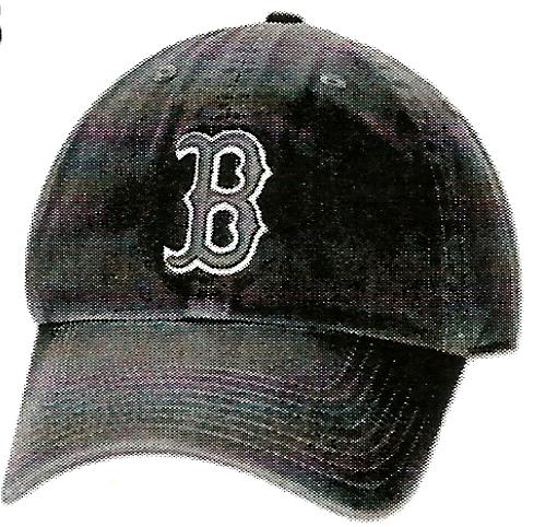 a baseball cap with the letter b on it