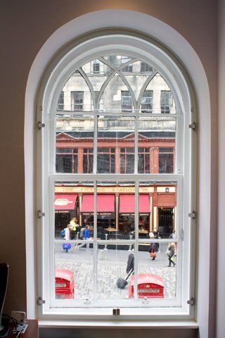 Frameless hinged system