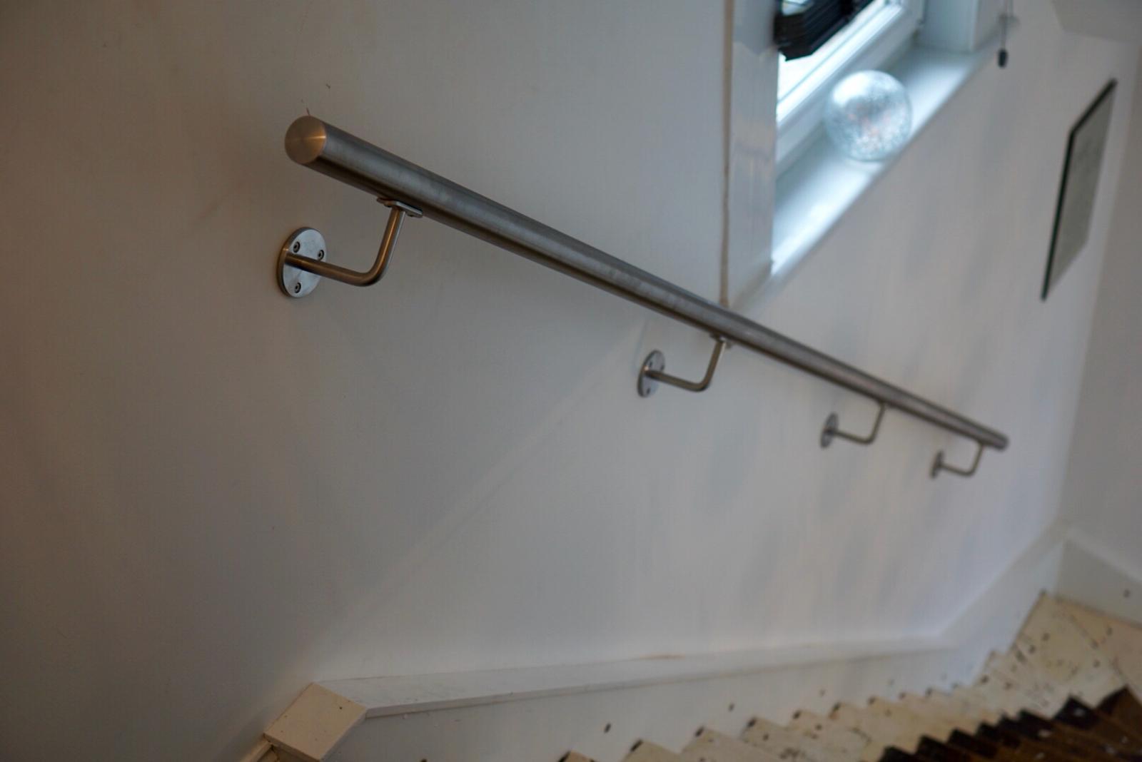 Stainless steel and glass balustrade and stainless steel handrail example 9