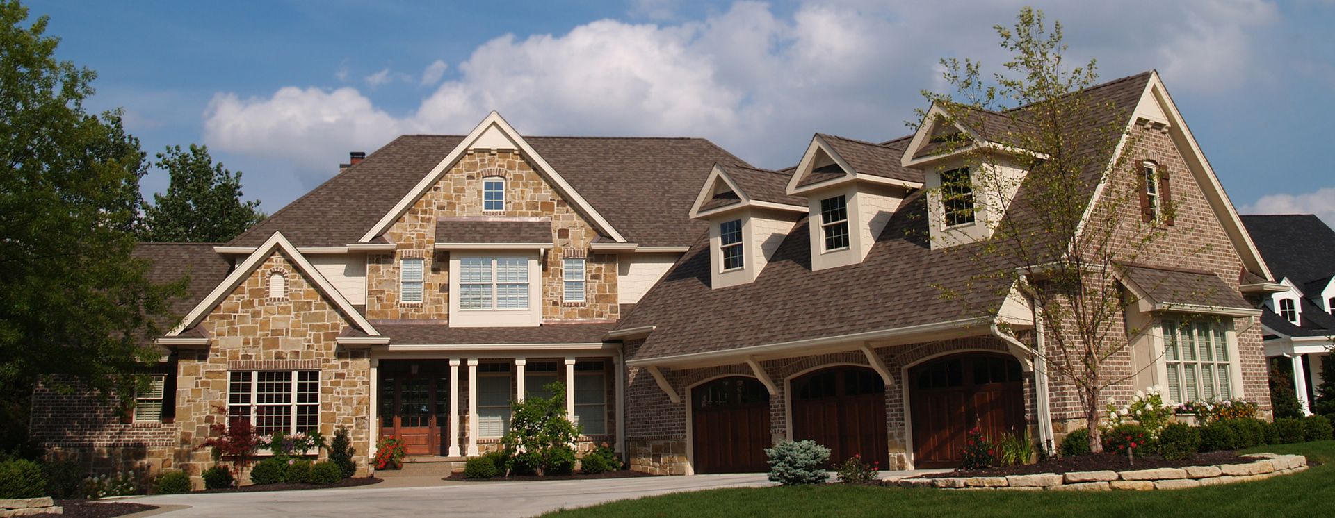 Fantastic roofing services by contractors in Moscow Mills, MO