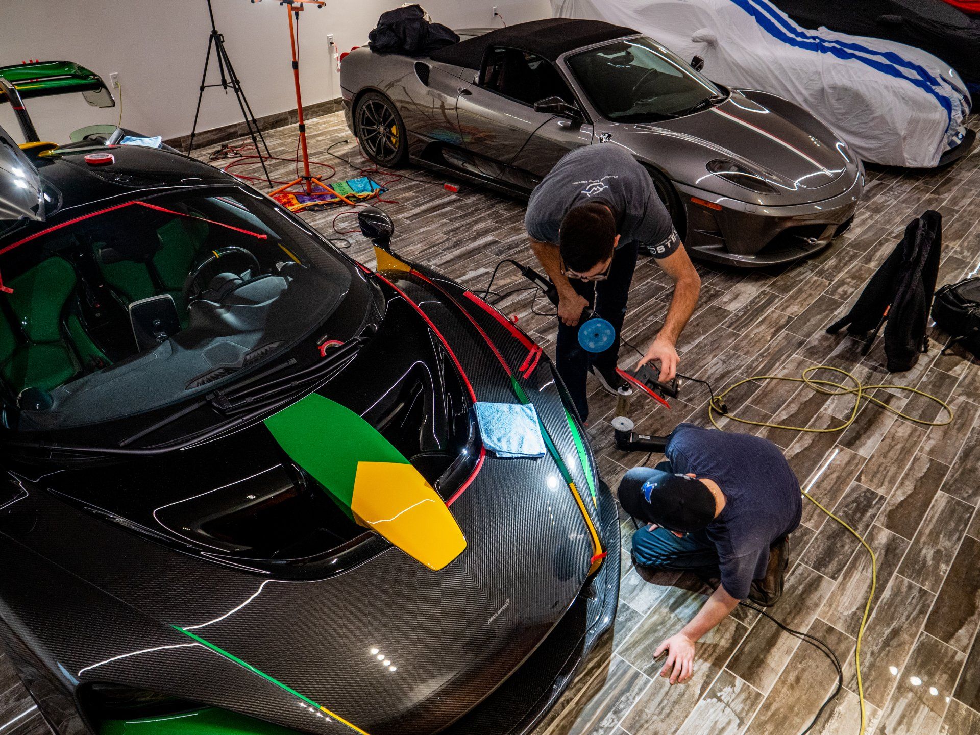 Glossy team working on Mclaren Senna XP1