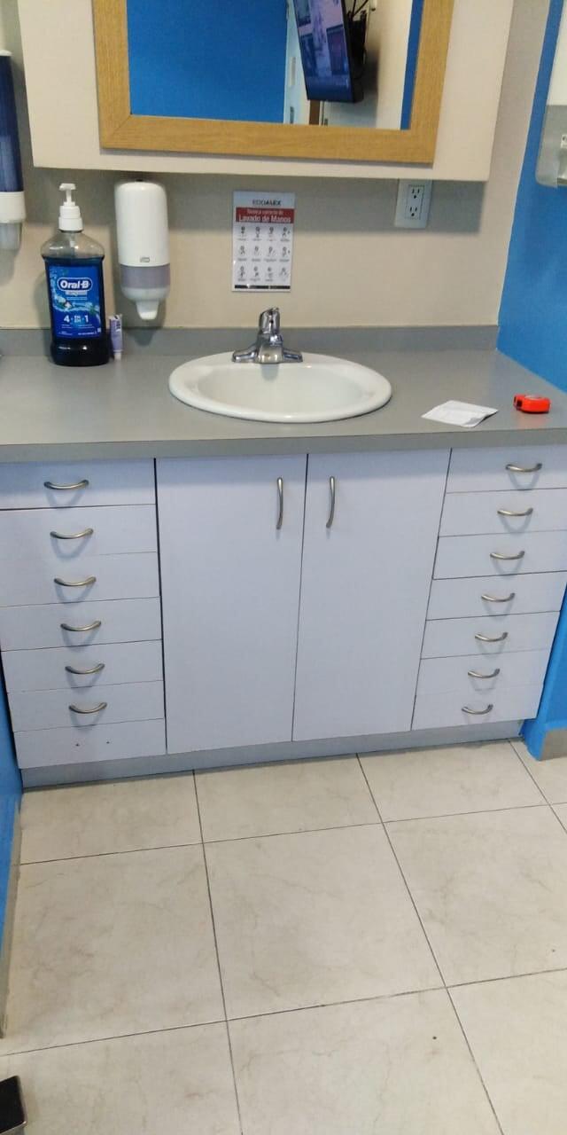 COCINAS INTEGRALES NYX - Puertas en madera maciza, Caoba, Cedro Rojo, Maple o Pino