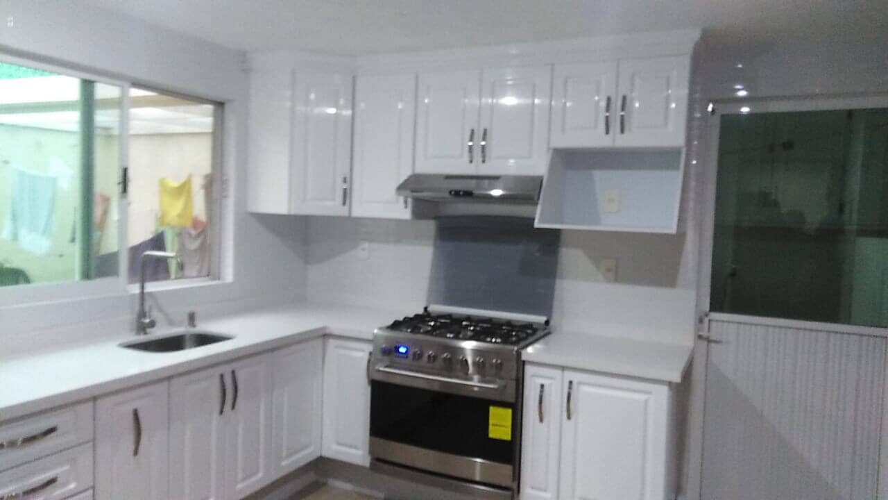 COCINAS INTEGRALES NYX - Cubiertas de laminado (Kober), granito y cuarzo