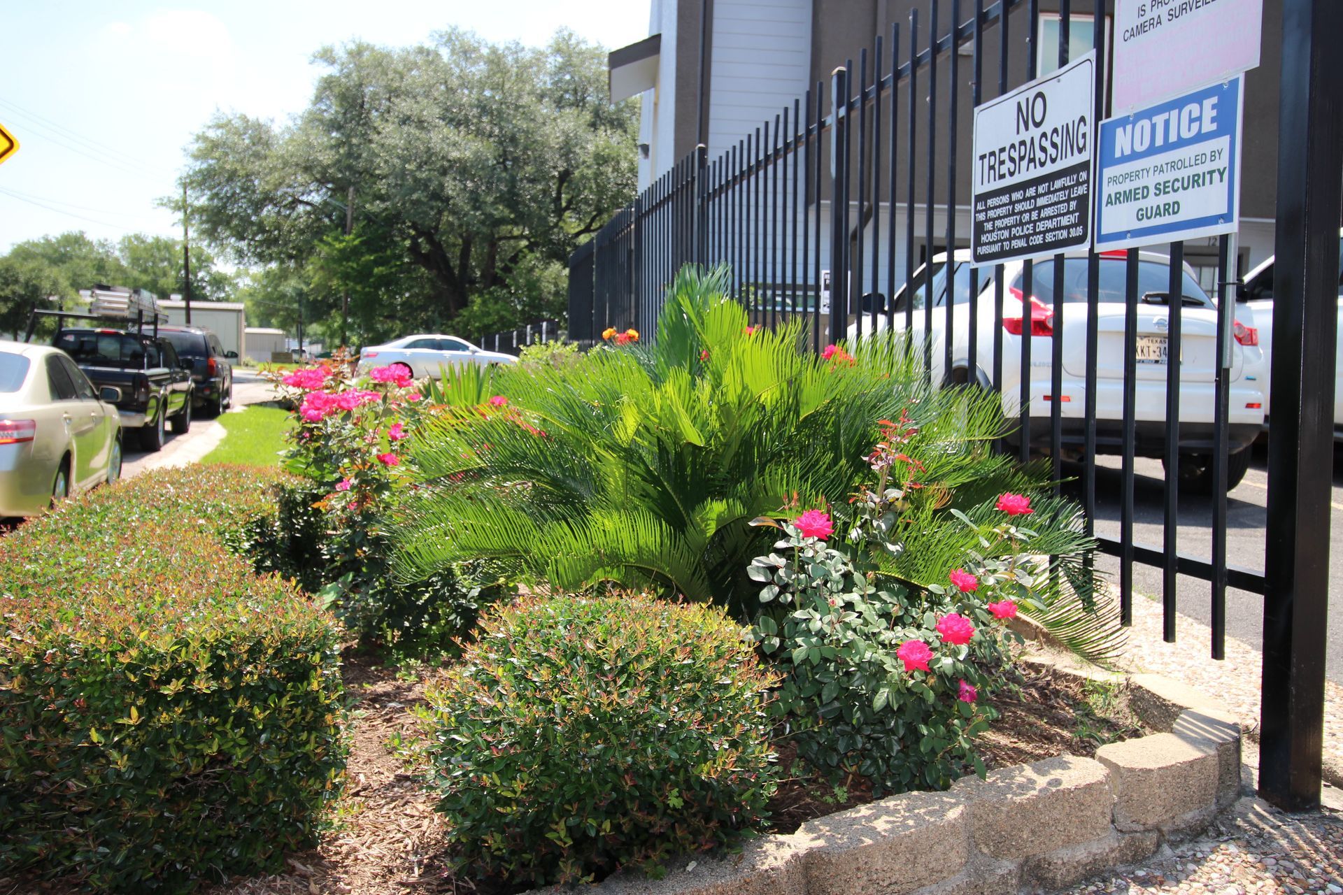 Apartments & Townhomes Spring Branch Central Affortable 13 Bedrooms