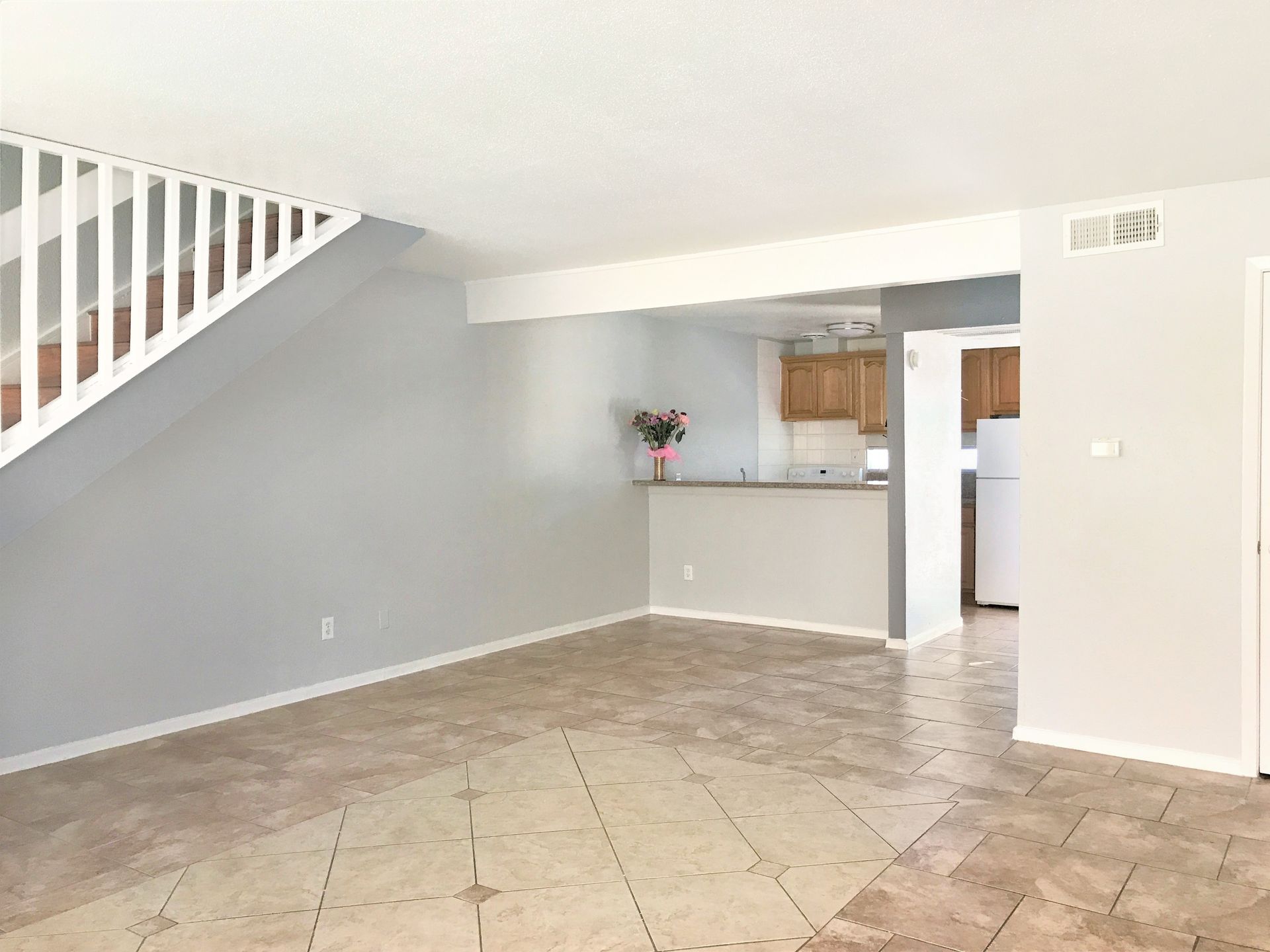 Luxury Apts & Townhomes | Spring Branch Central |1-3 Bedrooms