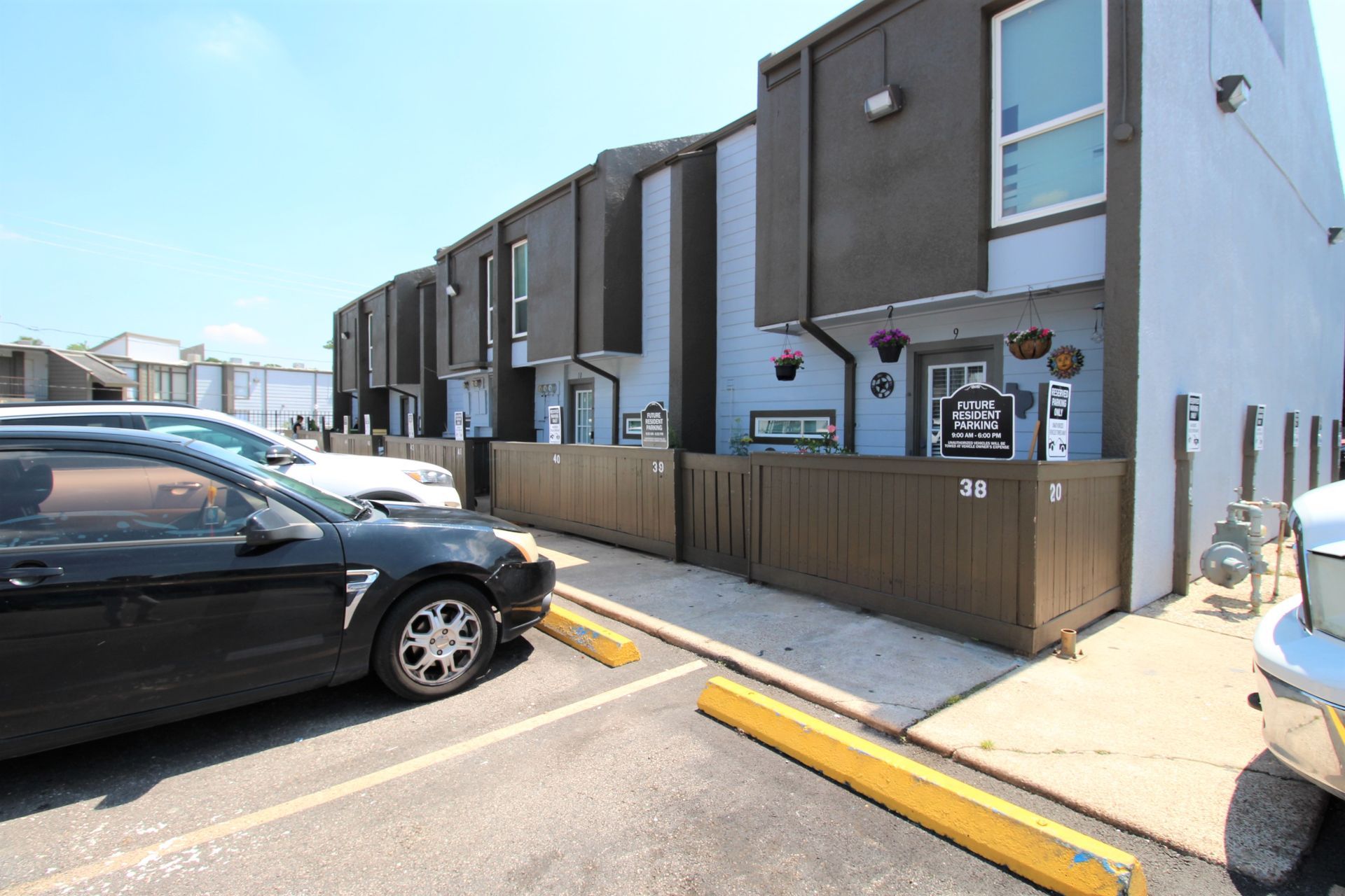 Luxury Apts & Townhomes Spring Branch Central Affortable 13 Bedrooms