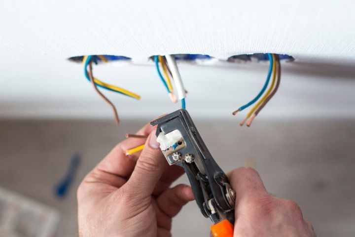 PLOMERÍA Y ELECTRICIDAD LÓPEZ