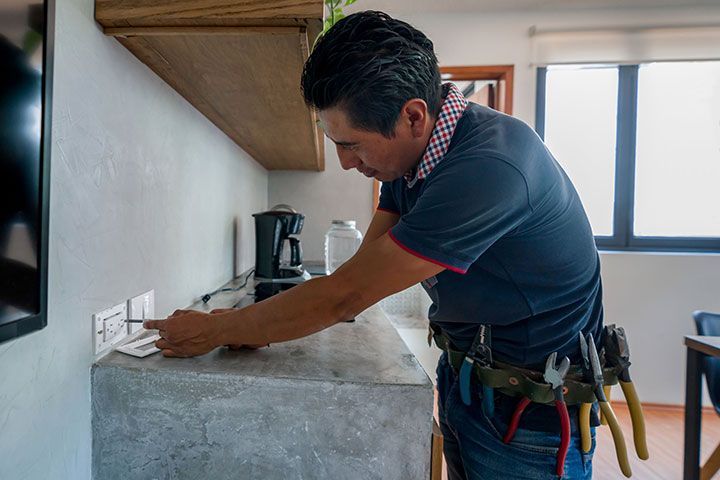 PLOMERÍA Y ELECTRICIDAD LÓPEZ