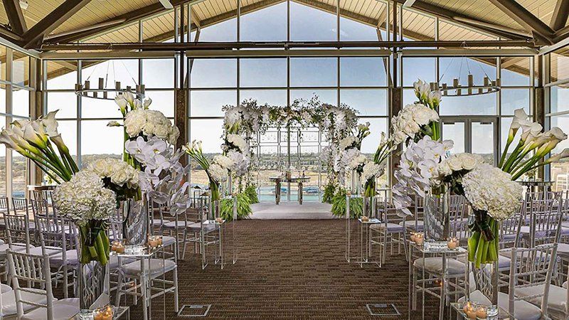photo of the main wedding arrangement at Lakeway Resort & Spa