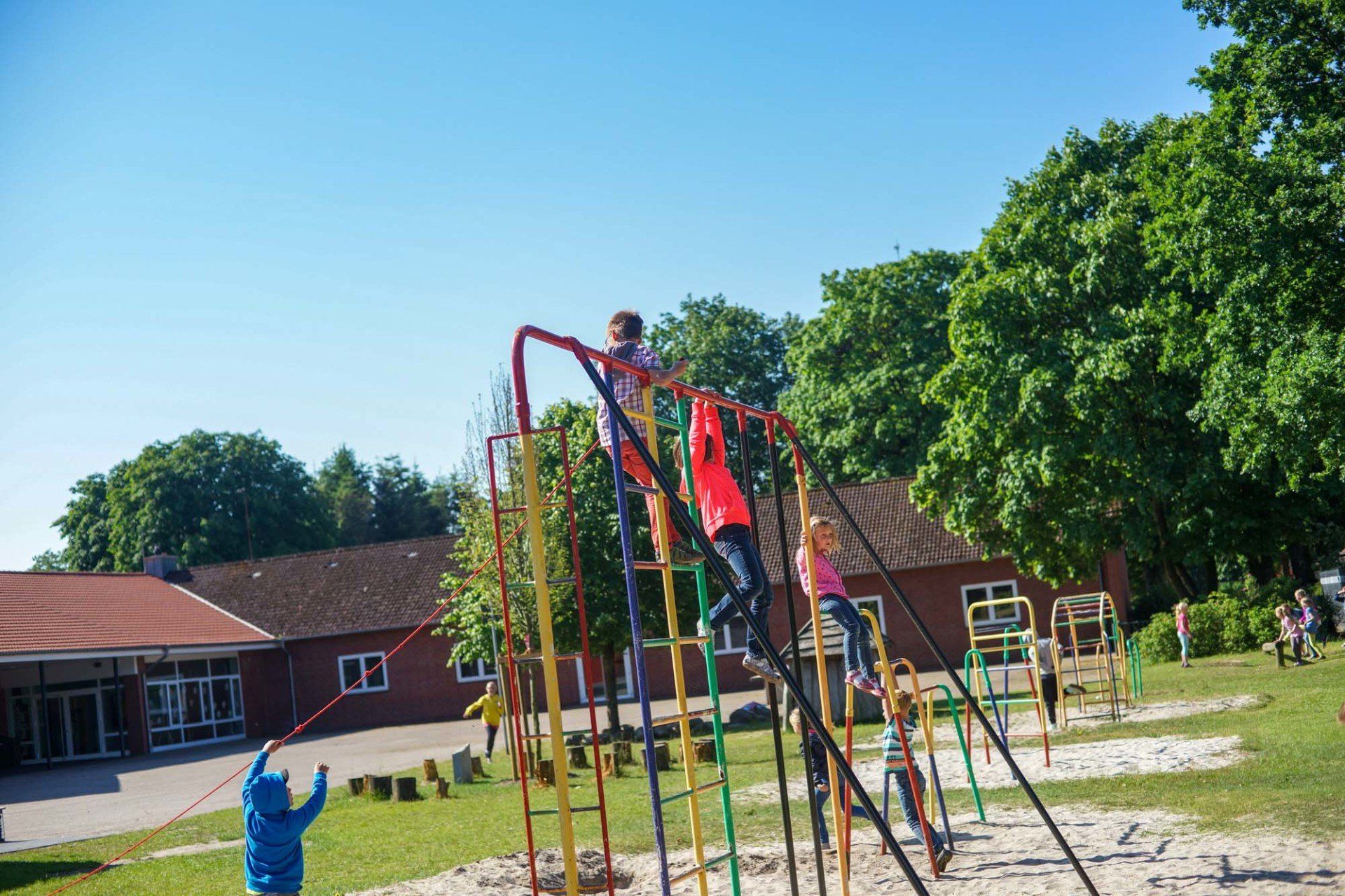 Kinder und Jugend in Neusustrum