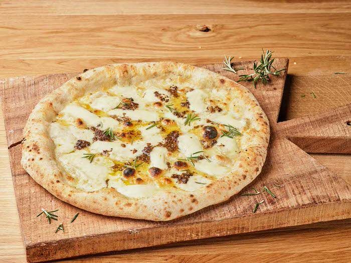 Eingang l'Oro di Napoli im “The Circle”