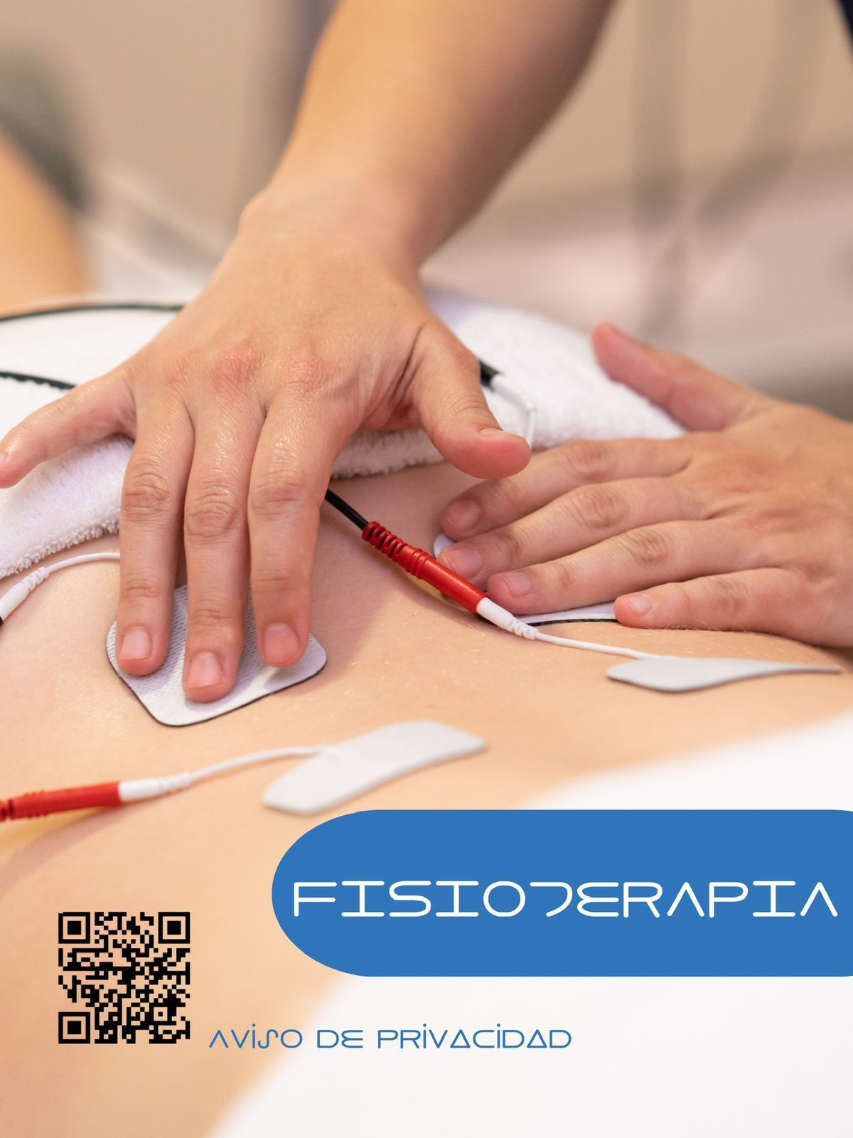 Manos aplicando parches de electroterapia en la espalda de una persona; el texto dice