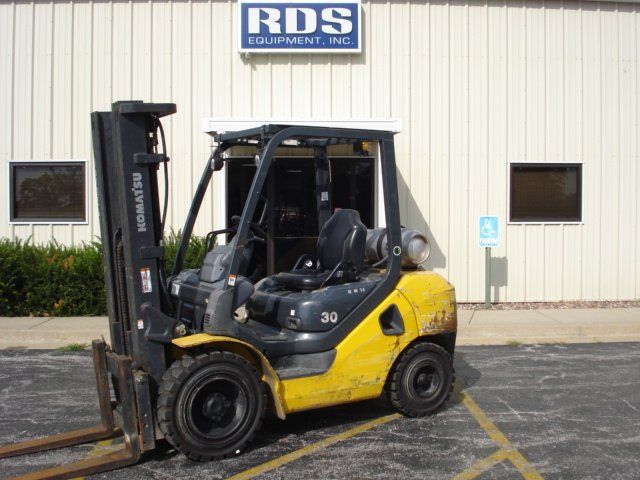 2012 Komatsue FG30HT - Forklifts, Utility and Golf Carts in Independence, MO