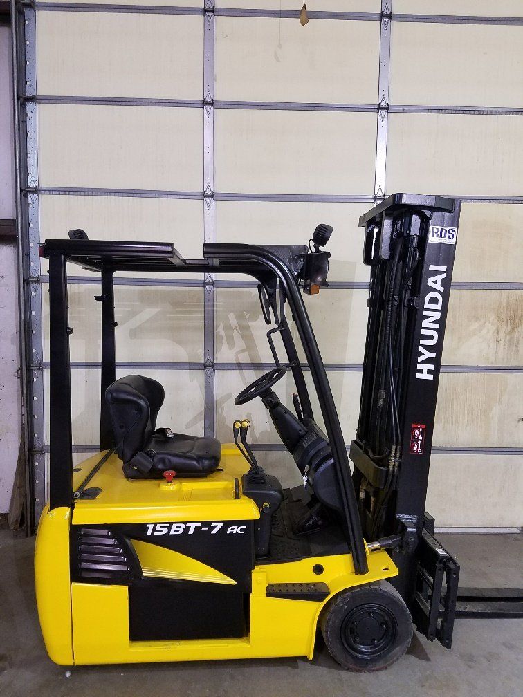 2017 Hyundai 15BT-9 - Forklifts, Utility and Golf Carts in Independence, MO