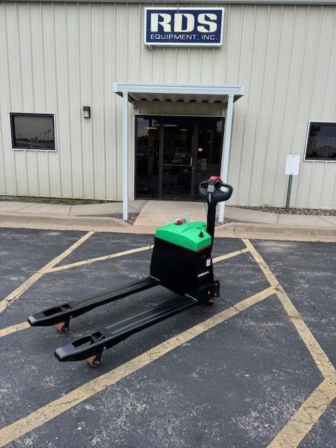 Toyota 5FBCU25 - Forklifts, Utility and Golf Carts in Independene, MO Toyota 5FBCU25 - Forklifts, Utility and Golf Carts in Independence, MO