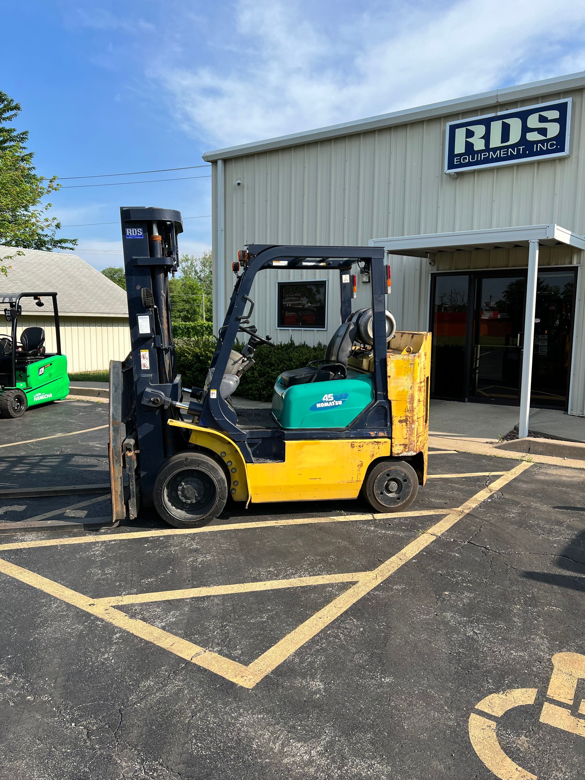 tic - Forklifts, Utility and Golf Carts in Independence, MO