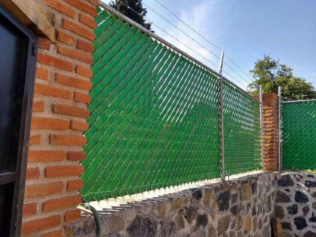 Instalación de cercas de alambre