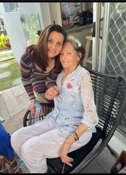 Client mobile beauty- Beauty Therapy Gold Coast QLD