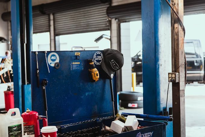 Ron Jon's Automotive Garage