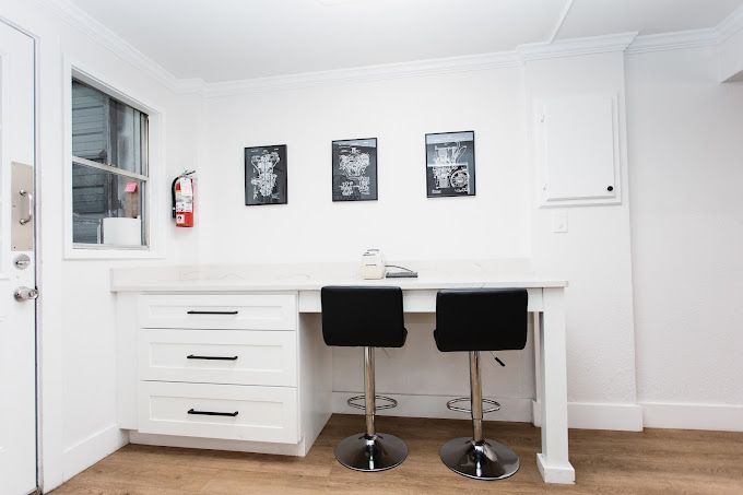 Ron Jon's Automotive Waiting Room