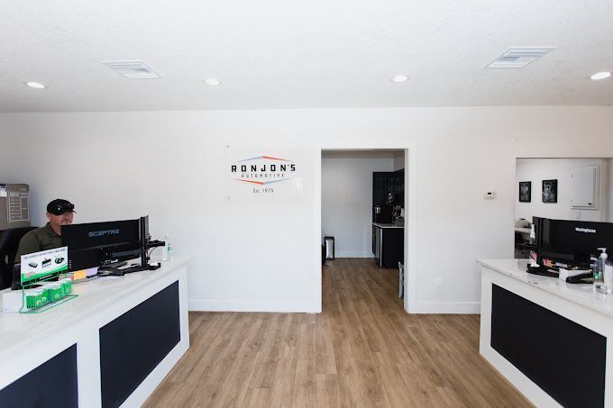 Ron Jon's Automotive Waiting Room