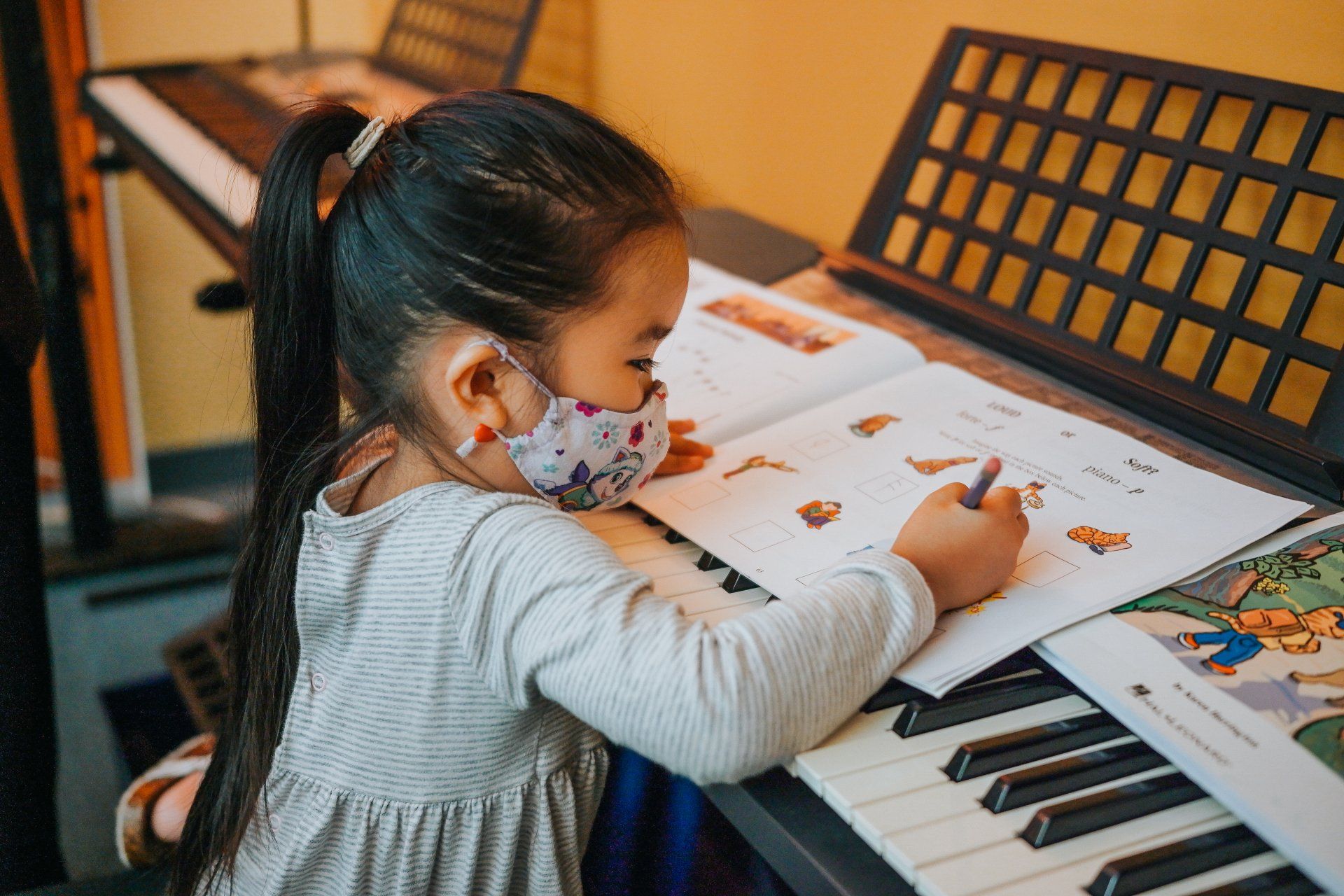 Young Girl Playing Piano — Pearl City, HI — Hawaii Musicworks — Aiea — Kapolei — Ewa Beach — Honolulu — Wahiawa — Waipahu — Mililani