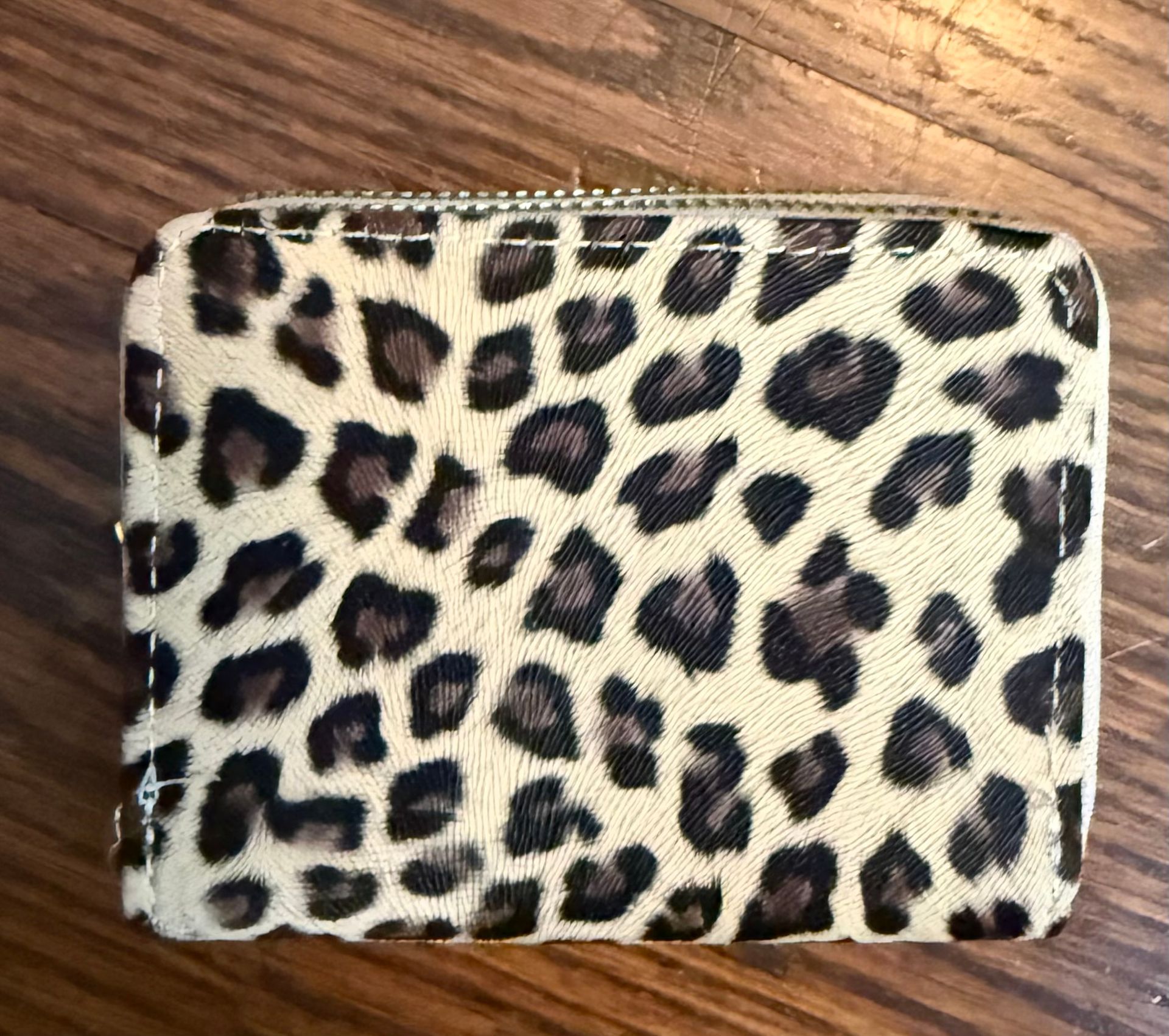 Leopard-print zippered wallet