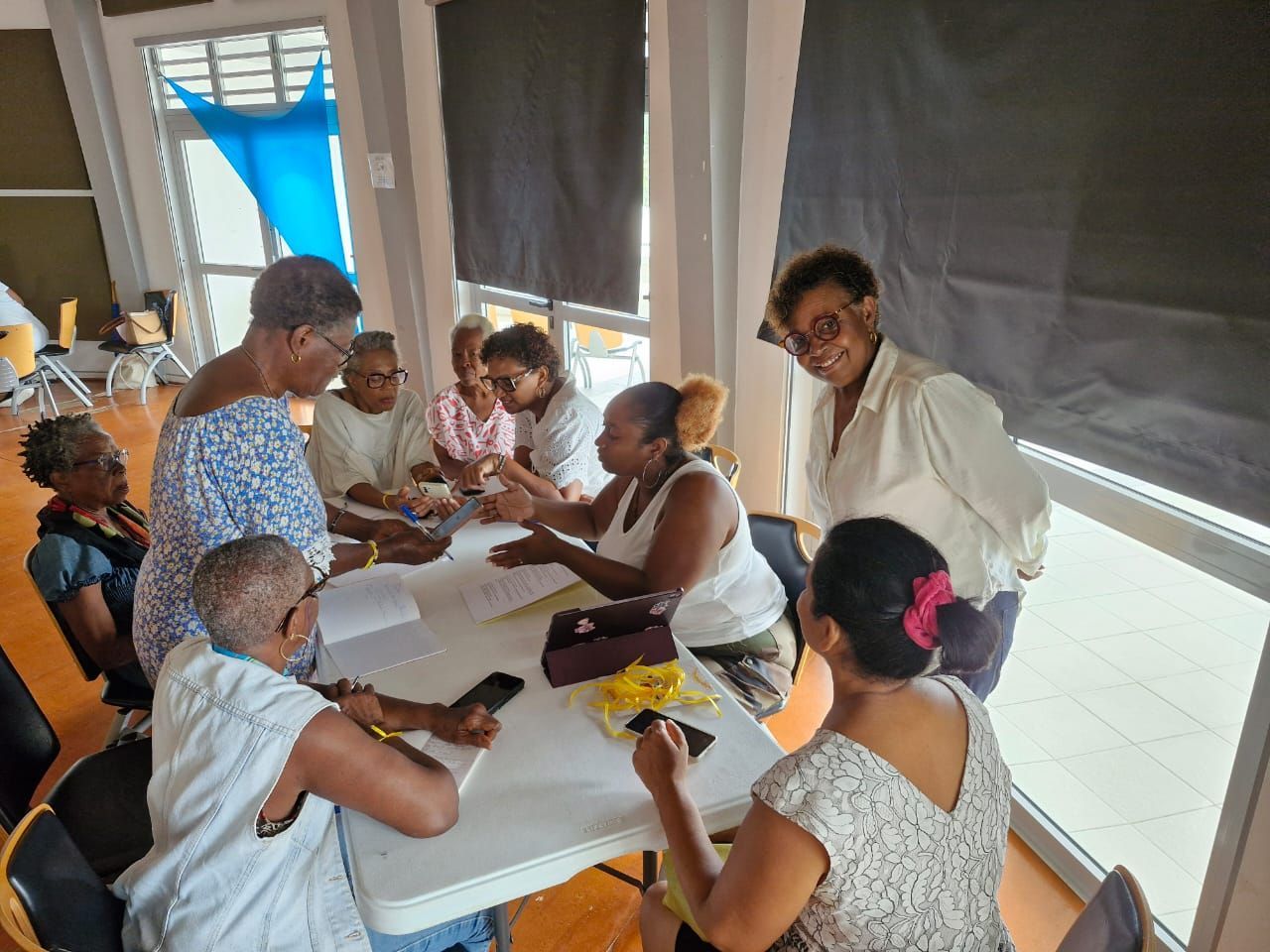Atelier numérique pour personnes agées avec Solutions Vertes